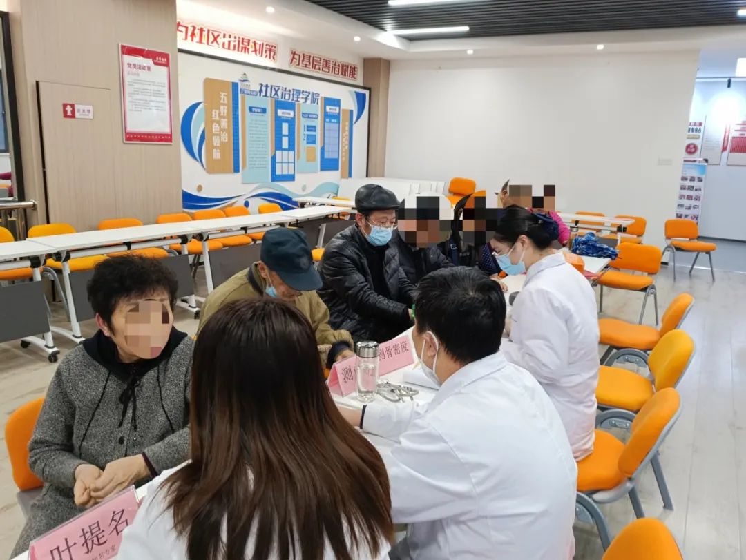 健康中国，杏林义诊：我院医生赴社区，共筑健康长城