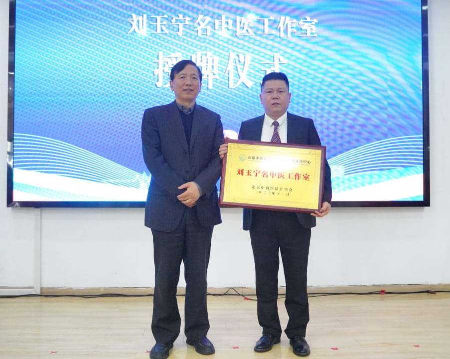 1730359813753701.jpg 副本肾病科室推广介绍(定)1048-tuya.jpg